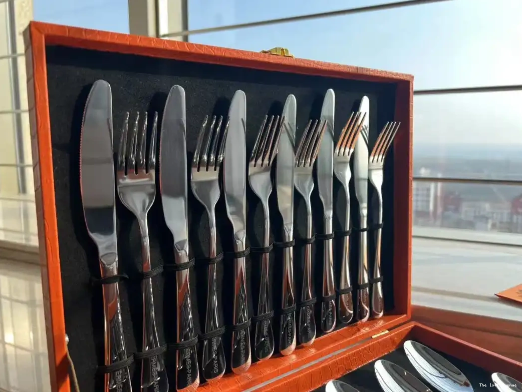 SET HERMES CUSTOM CUTLERY 0518